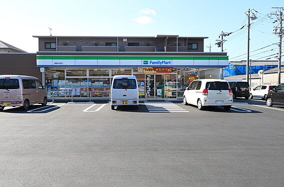ファミリーマー...