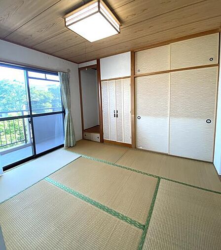 全居室に収納が備わっており、衣類や雑貨、お子様のおもちゃなどもしっかり整理できます。各部屋をすっきりと使いやすく、生活スペースを有効に活用できます!