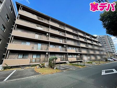 現地や周辺環境もあわせてご確認いただけます。現地ご案内いたします。お気軽にお問い合わせください。実際の陽当たりや前面道路、周辺の環境などもぜひ現地でご確認ください。スタッフが丁寧にご案内いたします。