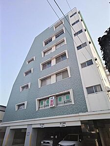 外観：モダンな外観 閑静な住宅地に佇む趣あるマンションです♪