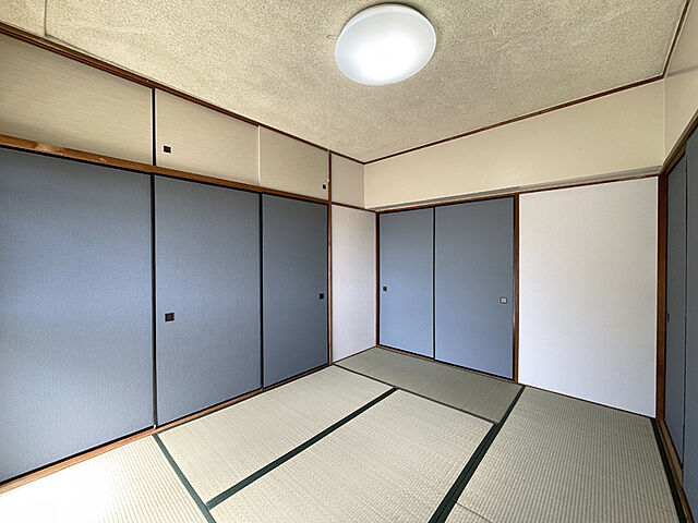 バルコニー側和室6帖。異なる場合は現況を優先します。