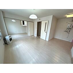 ハイグレード13 202 2階2LDKのリビング/ダイニング