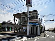 銀行「アイオー信用金庫TBSハウジング支店まで946m」