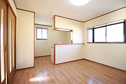 メゾンdeアヴェニール B101 1階2LDKのリビング/ダイニング