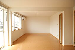 ジュネス 202 2階1LDKのリビング/ダイニング