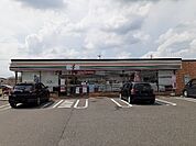コンビニ「セブンイレブン群馬赤堀南店まで771m」