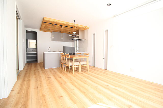 リビング/ダイニング 伊勢崎市宮子町3561-8