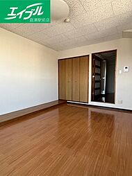 ジュネス沖新 6階1Kのリビング/ダイニング