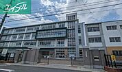 岡山市立鹿田小学校 67m