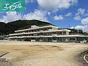 岡山市立御津南小学校 1073m