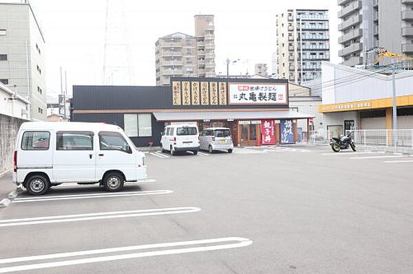 画像22:【そば・うどん】丸亀製麺博多駅南店まで764ｍ