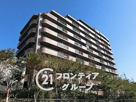 SRC造、11階建てのマンションです。