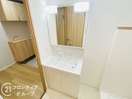 はじめてのマイホーム購入は、わからないことだらけで当然です。資金計画から物件選びまで、順を追ってスタッフが一緒に考えていきます