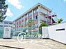 周辺：寝屋川市立国松緑丘小学校 徒歩22分。 1760m