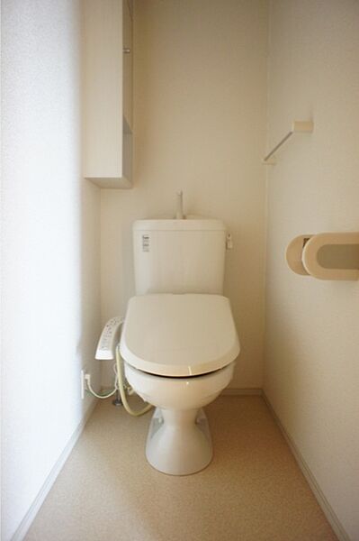 apartment 栃木県小山市東城南４丁目28-3　関口ビル1階