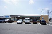 セブンイレブン小山花垣店 517m
