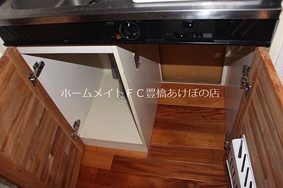 ユトリロ談合町_内装_2