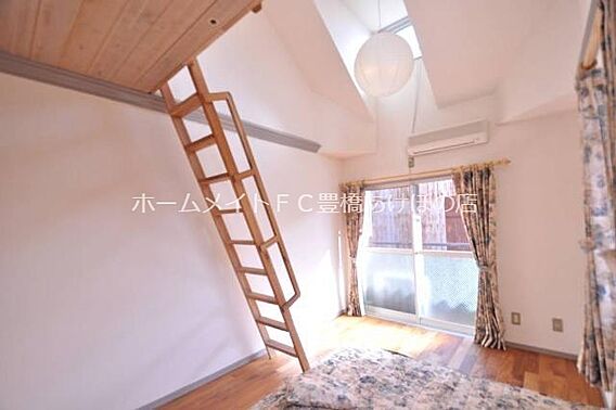 ユトリロ談合町_内装_3