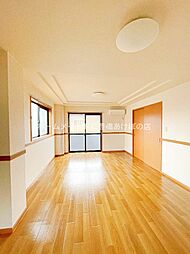 ホワイトハウス草間 1階1LDKのリビング/ダイニング