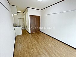 セントラルヒルズB 1階ワンルームのリビング/ダイニング