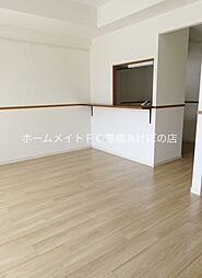 マンション　プラット 8階ワンルームのリビング/ダイニング