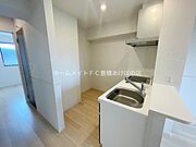 同型完成モデル
