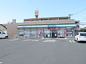 ファミリーマート豊橋前田二丁目店 285m