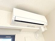 同型完成モデル