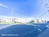 外観：【外観写真】穏やかな風と陽光、日常生活を一段と心地よいものにしています。周辺とのコラボにより明るく開放的な空間を演出。
