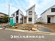 【外観写真】直線的なフォルムと落ち着いた色合いが、都会的な雰囲気を演出しています。