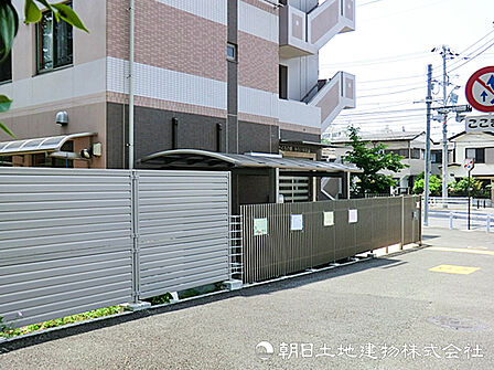 【さくらの郷みらい保育園】250m 定員100名超で安定感ある運営です。園庭2ヶ所付きの充実の環境、素材にこだわった手作り給食が魅力。駅から近くに送り迎えもスムーズです。