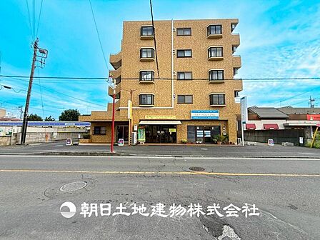 【外観写真】目の前に手を伸ばせば、触ることが出来そうな環境が、そのままインテリアになったような印象です。