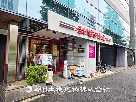 【まいばすけっと白山一丁目店】220m 食品や日用品を身近でそろえられるスーパーです。朝7時から深夜0時まで営業しているため、出勤前や夜遅い時間など便利に利用できます。