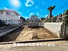 外観：【現地写真】時間のゆとりと空間、暖かな陽光がもたらす光と風を独占してください。新しい暮らしが始まります。