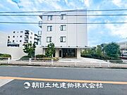【外観写真】将来にわたって資産価値が継続する「上質」な佇まいを目指しました。おしゃれな雰囲気や自然の潤い、親しみやすさといった特徴を、街に新たな価値をもたらし続けてくれます。
