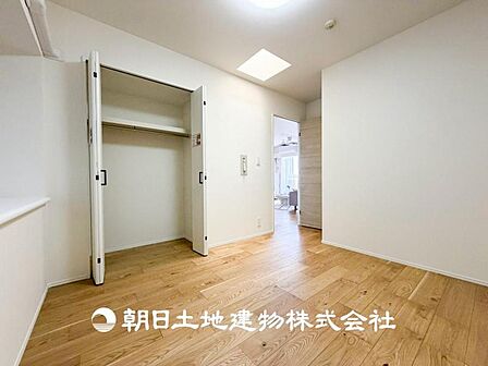 【洋室】人間の感性を育むプライベートルームはシンプルが1番!読書やネット、大切な一人の時間も充実したものにできます。