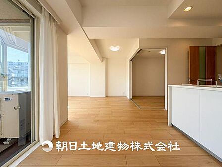 【リビング】家族や友人との時間など1番多くの時間を過ごす空間だからこそ快適な空間を目指してプランニングしました