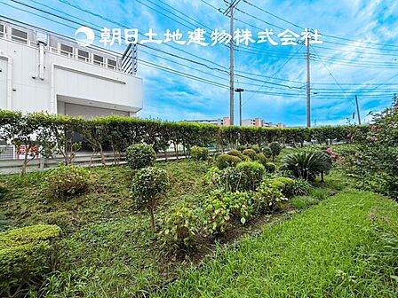 【眺望】部屋から眺める景色はお部屋のインテリアの一部です。開放感ある景色は季節や天候によって変化する素敵な絵画ですね!