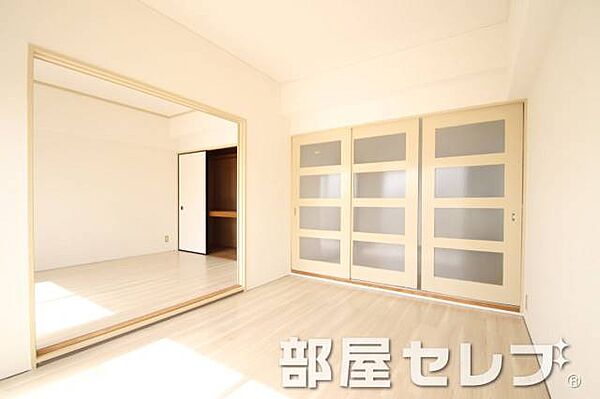 画像7:白基調でキレイなお部屋です。