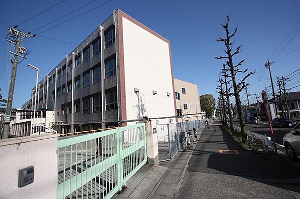 画像27:名古屋市立八事東小学校 693m