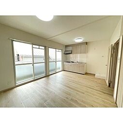 カメリア 2階2DKのリビング/ダイニング