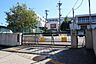 周辺：名古屋市立滝川小学校 498m