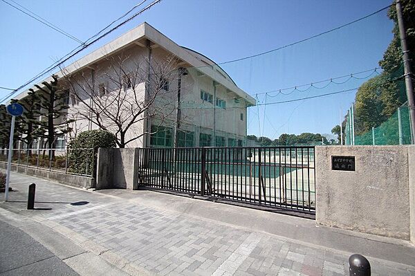 画像25:名古屋市立あずま中学校 868m