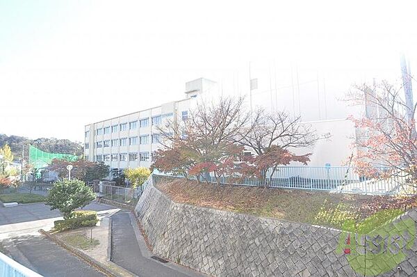画像29:神戸市立高倉中学校 1355m