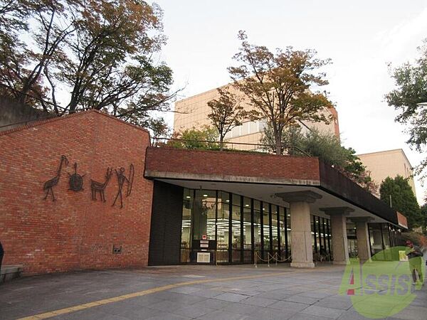 画像30:神戸市立中央図書館 930m