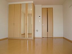 モンテ・アンヴェリーノ 207 2階1Kのリビング/ダイニング