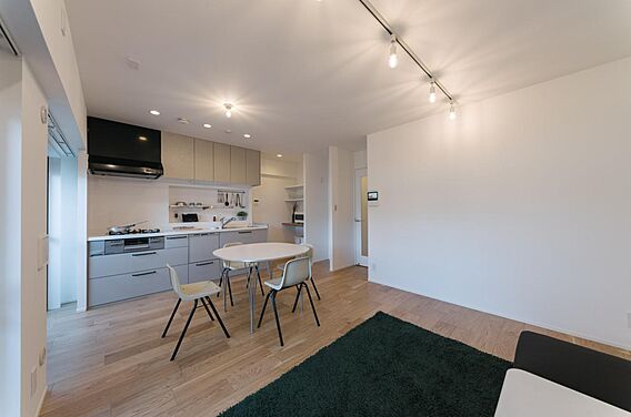 リビング/ダイ...