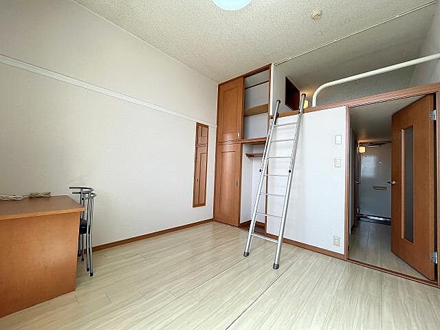 寝室