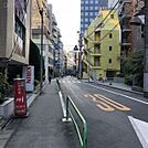 ビル前面道路