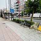 ビル前面道路